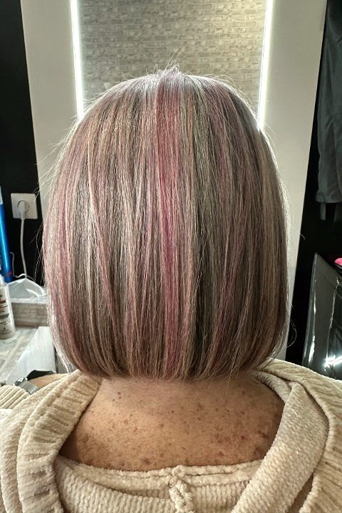 Bob con mechas de color hecho en El Secreto Torremolinos